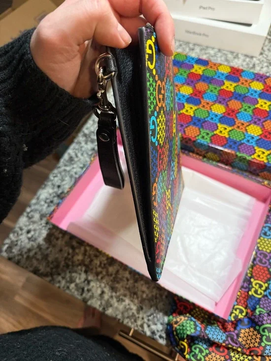 Gucci Multicolor GG Supreme Wristlet Pouch - Picture 3 of 7
